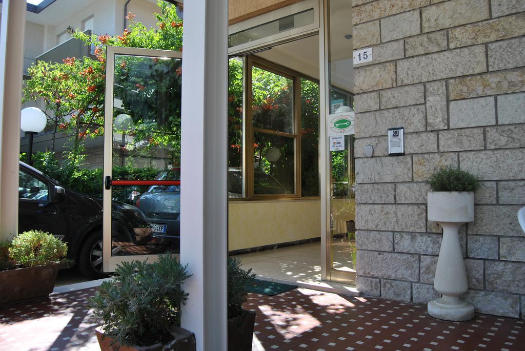 Le Aromatiche B&B Viserbella di Rimini Eksteriør billede