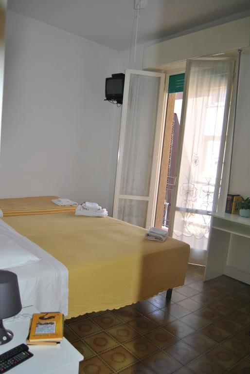 Le Aromatiche B&B Viserbella di Rimini Eksteriør billede